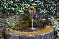 Bellagio, fontana del borgo vecchio