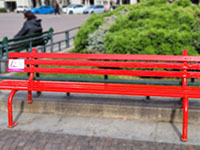 Panchina rossa in piazza Galimberti - Cuneo