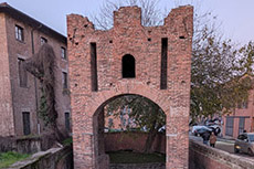 Porta Calcinara della cerchia muraria medievale di Pavia